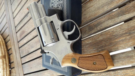 Hola! Vendo mi revólver smith&wesson mod.66, calibre 357 magnum y caño  2,5 ". Soy el segundo 101