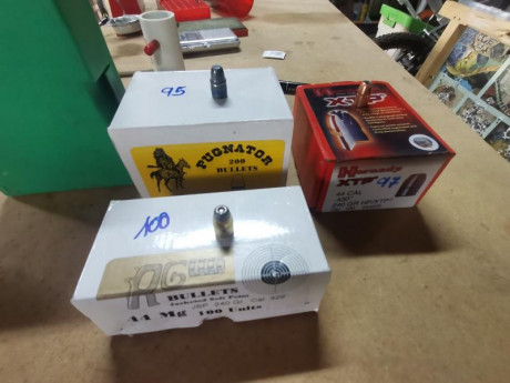 Vendo dais rcbs y puntas para el 444. 
150euros. 00