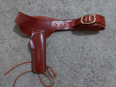 Nueva sin uso para revolver 44-45 
Importado de USA 
Se encuentra en Barcelona 
Tel:644424744 (WhatsApp)
140€ 00
