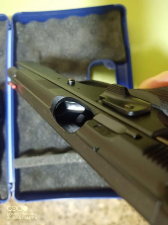 Vendo Pistola CZ 65 SP-01 SHADOW, con su caja y 3 cargadores (cal 9mp) en perfecto estado, se puede ver 00