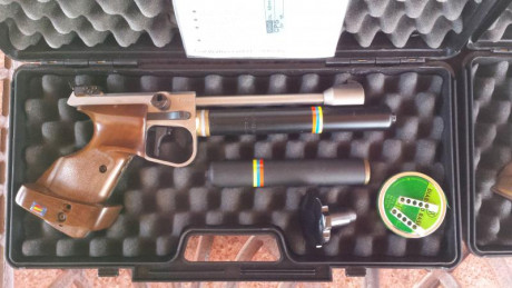 Buenas compañeros.
Pongo a la venta 2 pistolas Walther CP5 de co2 y 5 disparos. Dos bombonas de CO2 por 00