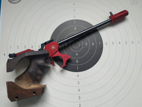 SAludos compañeros del foro.
Un compañero del club deja definitivamente la actividad y me ha pedido que 32