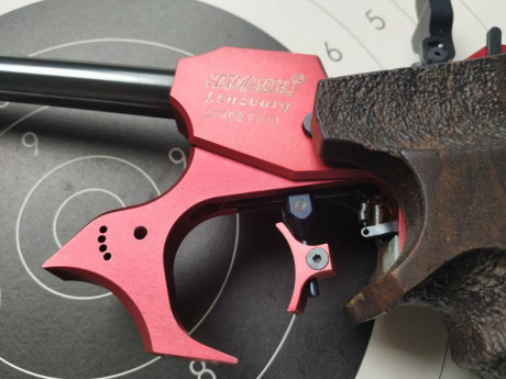 SAludos compañeros del foro.
Un compañero del club deja definitivamente la actividad y me ha pedido que 30