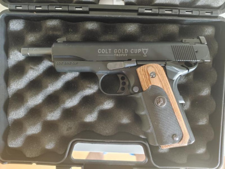 Se vende Colt Gold Cup 22lr, menos de un año y unos 500 cartuchos disparados, en perfecto estado, se entrega 01