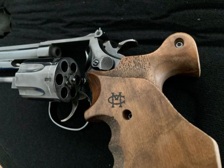  Se vende revolver Smith & Wesson, modelo 16, cañón 6", calibre 32, doble acción, 6 cartuchos 01