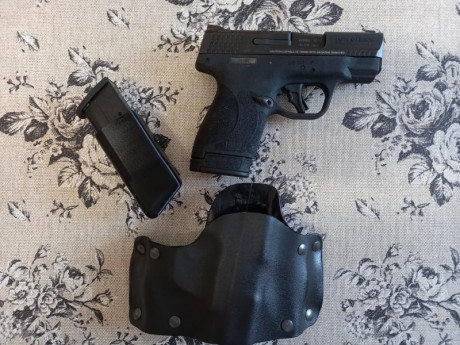 Vendo Pistola SMITH-WESSON modelo SHIELD PLUS, es la nueva versión con Cargadores para 10 y 13 Balas del 00