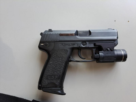 VENDIDO,  SE PUEDE CERRAR

Hola, 
Vendo accesorios para la pistola H&K USP compact,  compuesto por 20