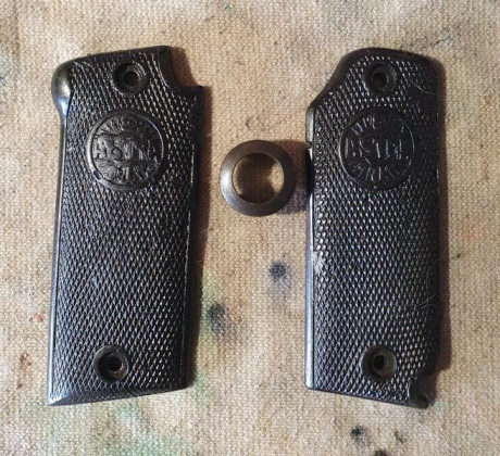 Vendo tapón moleteado . El tapón a veinticinco ( 25 ) euros más portes. Mi nombre es Marcelo y atiendo 00