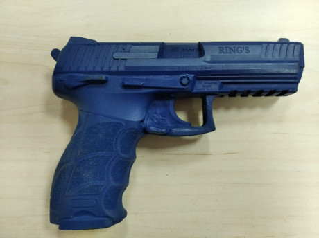 Buenas tardes por mediacion de un amigo se vende pistola hk p30L en muy buen estado el arma incluye:

-4 12