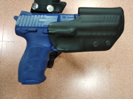 Buenas tardes por mediacion de un amigo se vende pistola hk p30L en muy buen estado el arma incluye:

-4 11