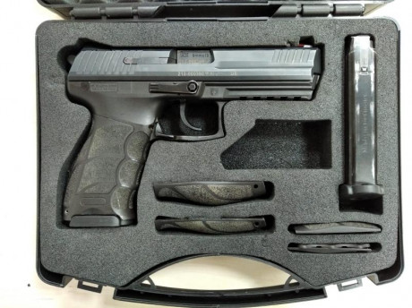 Buenas tardes por mediacion de un amigo se vende pistola hk p30L en muy buen estado el arma incluye:

-4 20