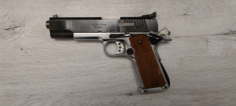 Buenos días

Pongo aquí a la venta una Pistola Peter Stahl del 45 sin apenas uso por 900€ , comprada por 01