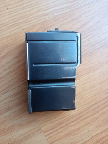 Cargador para Sako-Valmet M-88 del 30-06.
Es de 5 cartuchos, modificado para 2 (fácilmente reversible).
100+Envío 02