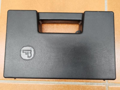 Maletines Originales CZ 75, a 10 euros unidad. 02