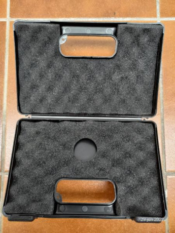 Maletines Originales CZ 75, a 10 euros unidad. 01