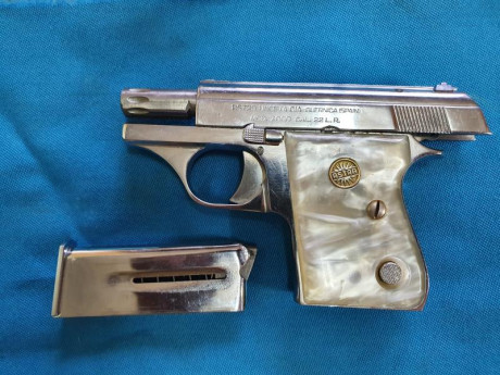   Buenos días,  un compañero que se jubila me ha pedido que le ponga en venta una pistola ASTRA 7000 del 00