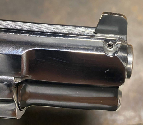 Vendo esta bonita cz85 calibre 9mm, como se puede apreciar en las fotos esta en buenas condiciones y su 11