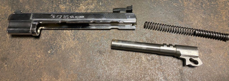 Vendo esta bonita cz85 calibre 9mm, como se puede apreciar en las fotos esta en buenas condiciones y su 10