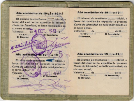  EN RECUERDO Y HOMENAJE A LOS QUE YA NO ESTÁN. 

Si pones en  GOOGLE    PASAPORTES EN LA MEMORIA   da 50