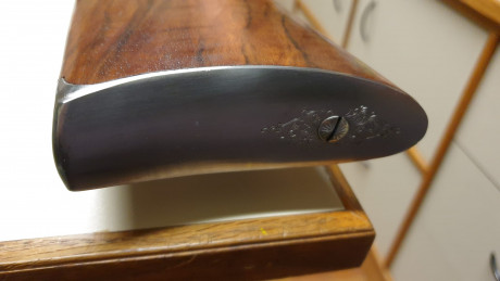 Vendo Sharps Billys .45-70 Lujo 32".

1.- Madera de nogal seleccionada.
2.- Cañón pavonado en color 32