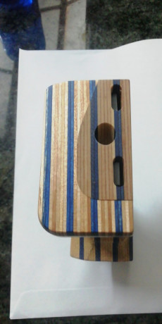 Vendo cacha para zurdo de la casa Walther para GSP Expert(VENDIDA)

1.- Madera laminadas, con color azul.
2.- 11