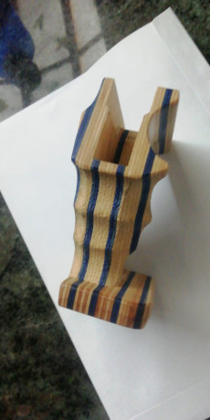 Vendo cacha para zurdo de la casa Walther para GSP Expert(VENDIDA)

1.- Madera laminadas, con color azul.
2.- 10