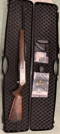 Pongo a la venta esta preciosidad de Rifle , comprado en 2021 por capricho, sin uso , no ha disparado. 00