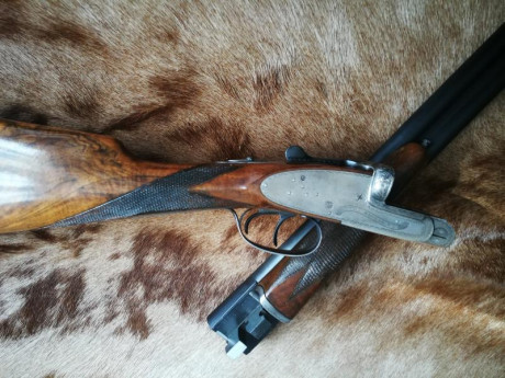 Escopeta Grulla (unión armera) modelo 208D calibre 16/70 extractora. Muy ligera y con un encare excelente. 12