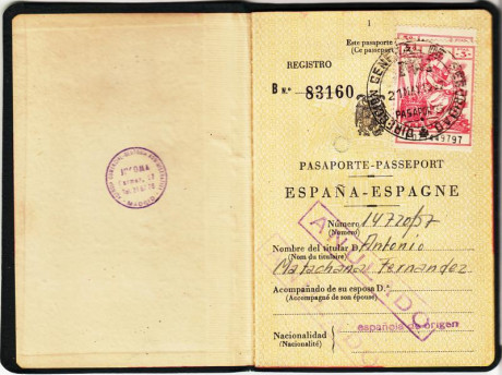  EN RECUERDO Y HOMENAJE A LOS QUE YA NO ESTÁN. 

Si pones en  GOOGLE   PASAPORTES EN LA MEMORIA  da igual 71