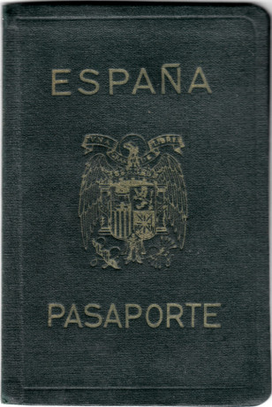  EN RECUERDO Y HOMENAJE A LOS QUE YA NO ESTÁN. 

Si pones en  GOOGLE    PASAPORTES EN LA MEMORIA   da 70