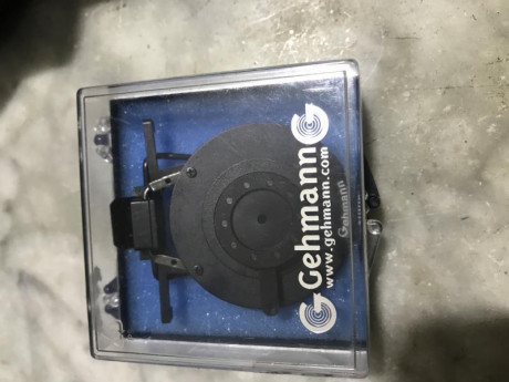 Hola, vendo o cambio diopter para gafas graduadas, lo vendo por 55€ envío incluido o lo cambio por diopter 00