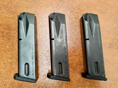 Vendo cargadores originales Beretta para 92FS, 92X y CX4 Storm. Usados pero en perfecto estado. De 15 01