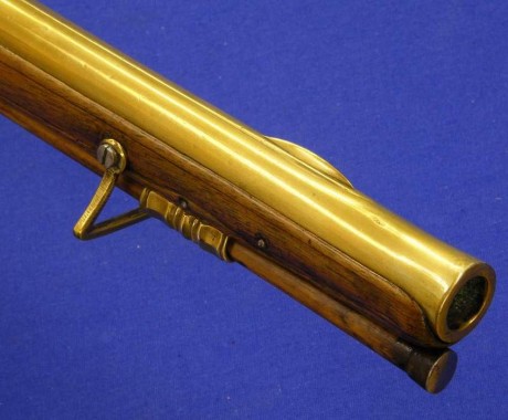 Voy a colocar unas fotos de un arma larga alemana de llave de mecha del siglo XVI. 142