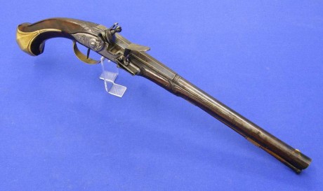 Voy a colocar unas fotos de un arma larga alemana de llave de mecha del siglo XVI. 150