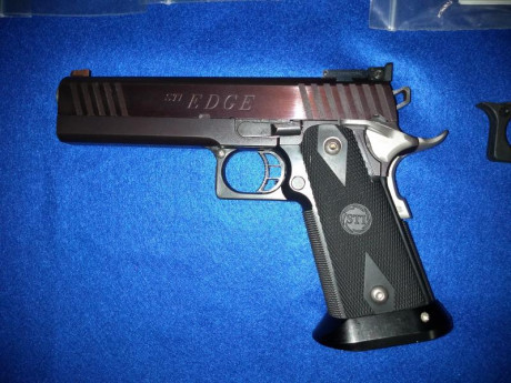 Buenas tardes compañeros.
VENDO pistola STI Edge 9 mm en perfecto estado, usada solo en precisión y con 01