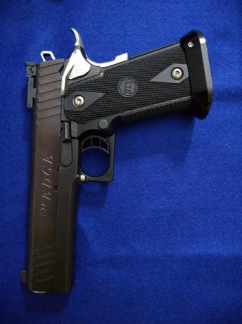 Buenas tardes compañeros.
VENDO pistola STI Edge 9 mm en perfecto estado, usada solo en precisión y con 32