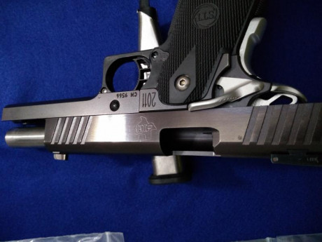 Buenas tardes compañeros.
VENDO pistola STI Edge 9 mm en perfecto estado, usada solo en precisión y con 31