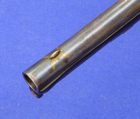 Voy a colocar unas fotos de un arma larga alemana de llave de mecha del siglo XVI. 170