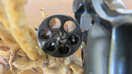 Lo dicho vendo mi magnifico revolver ASTRA MATCH del calibre 38 siempre con munición recargada WC para 10