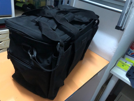 Pongo en venta esta bolsa  modelo Patrol 5.11. Está en perfecto estado, con muy poco uso. Las características 02