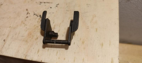 Vendo seguro ambidiestro de Colt para 1911. 40€ con envío por correo dentro de la península.
Un saludo
Javier 02