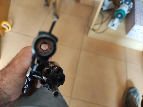 Buenos dias.
Tal como pongo en el enunciado, vendo este revolver de 3 pulgadas. Esta guiado en F.
Lo vendo 11