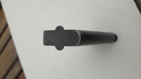 Hola! Si alguien me puede dar información sobre este cargador? En un lateral tiene una estrella * y pone 01