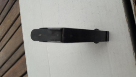 Hola! Si alguien me puede dar información sobre este cargador? En un lateral tiene una estrella * y pone 00