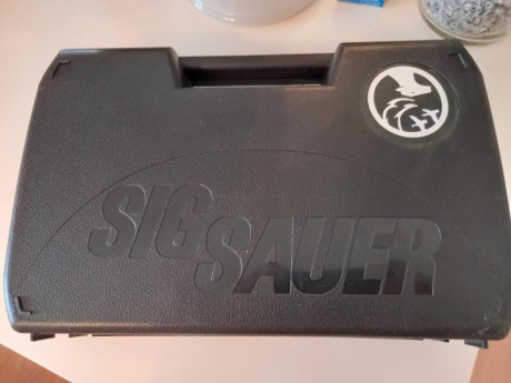 Buenos días,

Vendo preciosa Sig Sauer 1911-22, del 22lr, estado perfecto muy bonita, cachas originales 11