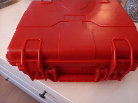 Buenos días,

Vendo pistola auténtica S.P.S. 1911, muy precisa, muy bien conservada y funcionamiento perfecto. 10