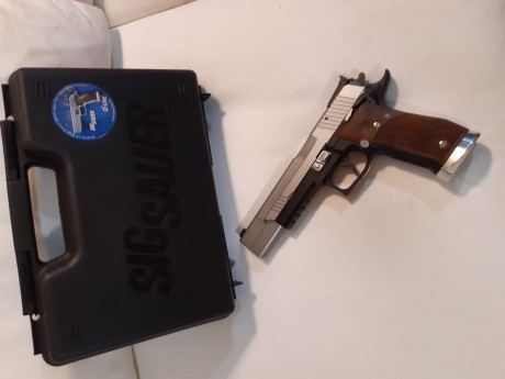 Se vende Sig Sauer  P 226 S  Ligera  De 9 mm
El arma esta impecable tiene poco uso y con municion original
Se 22