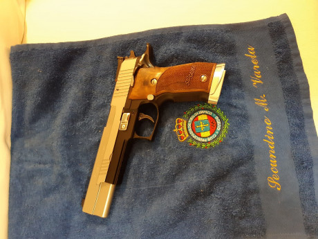 Se vende Sig Sauer  P 226 S  Ligera  De 9 mm
El arma esta impecable tiene poco uso y con municion original
Se 30
