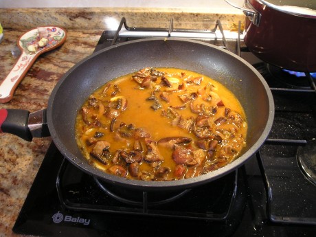 Queridos amigos: ante las expectación :8 causada por el desayuno que me he pegado esta mañana, el cual 41