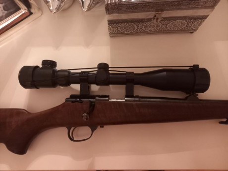 Buenos días,

Vendo preciosa carabina /rifle 22 magnum de cerrojo marca Luger. 

Precioso acabado en maderas 11